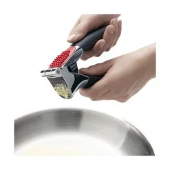 OXO Good Grips Hvidløgspresser -køkkenudstyr 3990 4d838c2e 909e 4b26 bbd9 bfd56442aab8