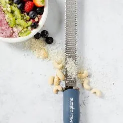 Microplane Premium Classic Rivejern 8 Microplane Premium Classic Rivejern -køkkenudstyr 3990 6986e8ae f365 4155 8b12 b6f9039c1d77