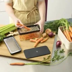 RIG TIG Grate-It Rivejern Med Beholder 8 RIG TIG Grate-It Rivejern Med Beholder -køkkenudstyr 3990 9af63ced 28fa 417c b439 1ea0bb2f0b70