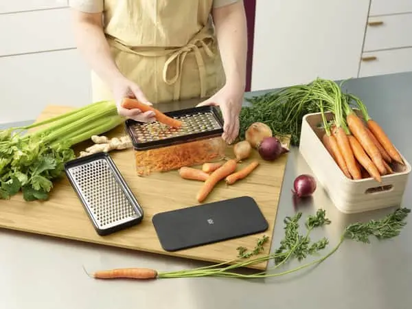 RIG TIG Grate-It Rivejern Med Beholder 5 RIG TIG Grate-It Rivejern Med Beholder - Billede 3