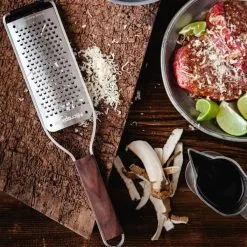 Microplane Master Rivejern Grov -køkkenudstyr 3990 9afaf8b9 36fd 4a27 9447 c757fad33449