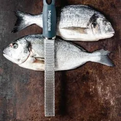 Microplane Premium Classic Rivejern 7 Microplane Premium Classic Rivejern -køkkenudstyr 3990 cc55372c e0fd 4aa0 b85d c348673a4c04