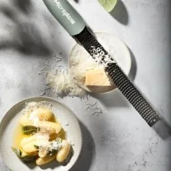 Microplane Premium Classic Rivejern -køkkenudstyr 3990 d38f5809 d18a 4b35 bd3e dcc8a57cd386